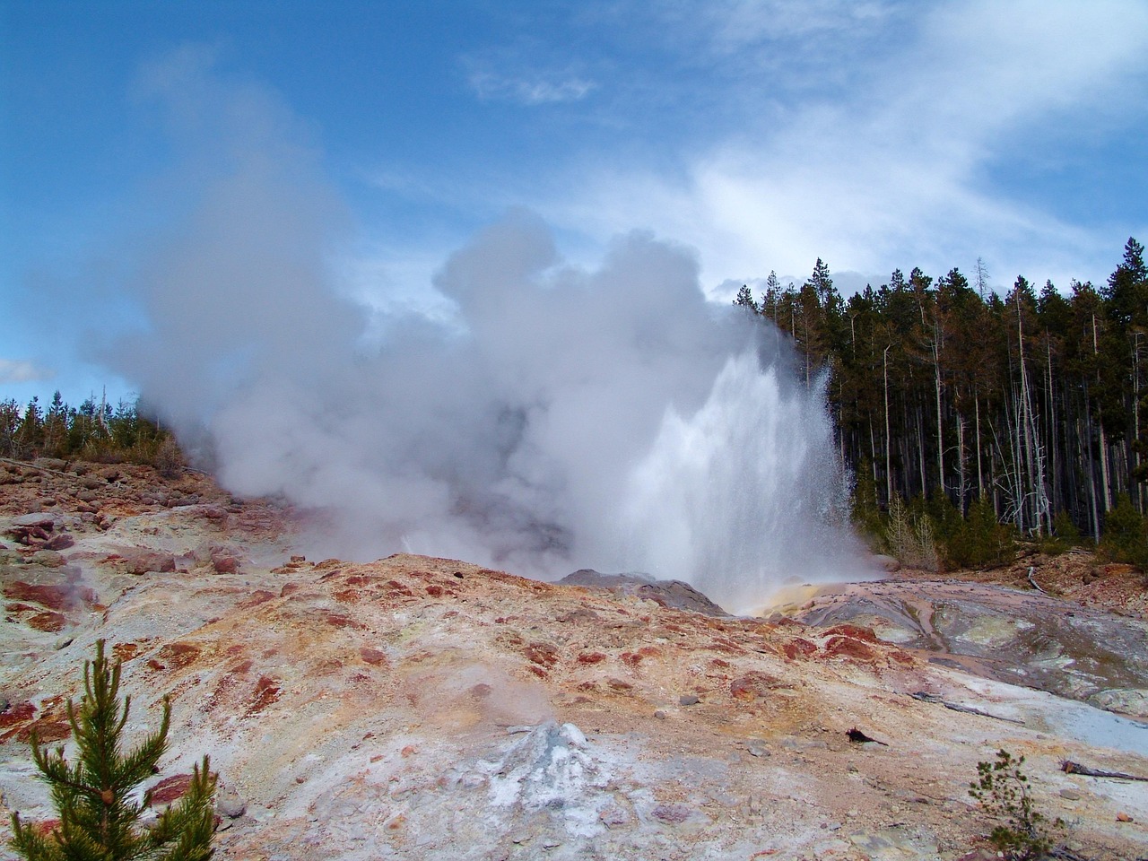 Steamboat geyser, yellowstone, wyoming — BalloniX Casino Belevenis